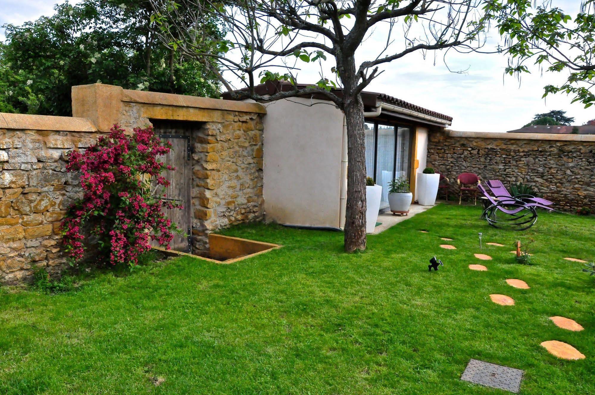 Le Clos Du Cher En Beaujolais Saint-Germain-Nuelles Exteriör bild